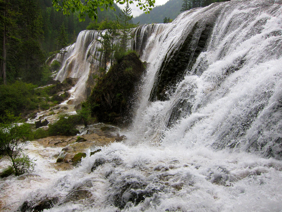 Jiuzhaigou - Waterfall