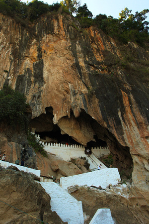 Laos -Pak Ou Caves