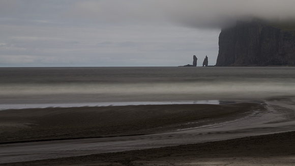 Tjørnuvík -  Risin og Kellingin (The Giant and the Witch)
